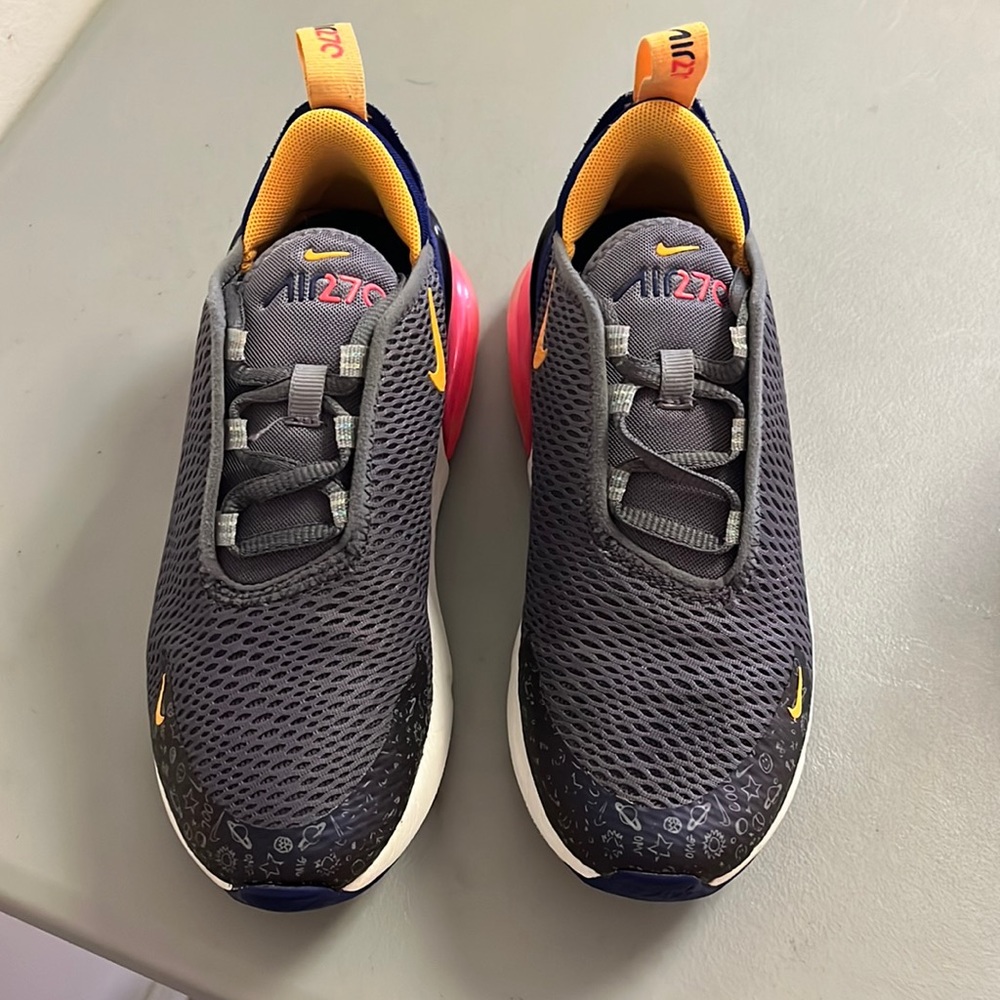 KIDS NIKE AIRMAX 270 USED GREAT CONDITION SIZE 13.5